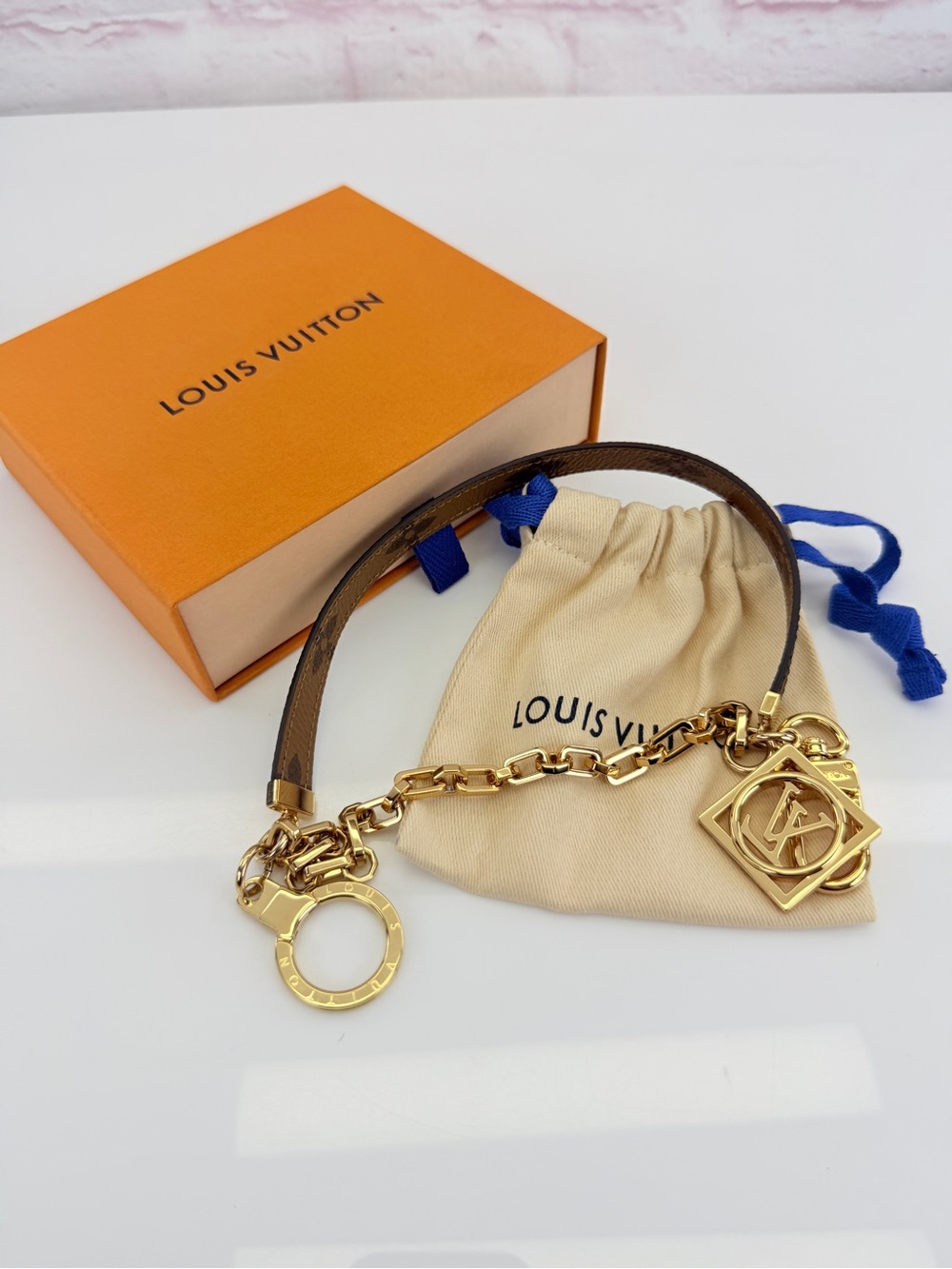 LOUIS VUITTON Louis Vuitton Chenne Dauphine Keychain M69553 Monogram Reverse